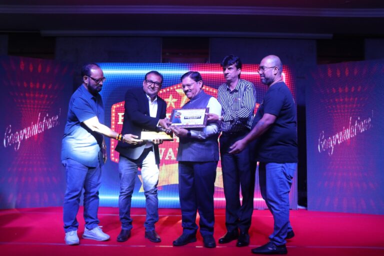 2nd Global Business icon achiever awards were held at Holiday Inn Hotel, Mayur Vihar, New Delhi, by Kalyanji Jana’s Dadasaheb Phalke Icon Award Films.